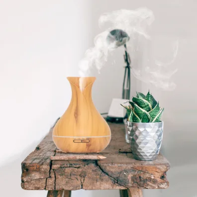 Vitality Pro ultrasone aroma diffuser in licht hout - grootste reservoir van Nederland