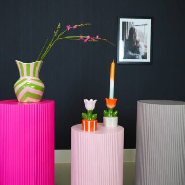 28a163a6-13b1-4fc5-9fdf-46dc84afdd7d_1200x1200_fill.jpg Kaarsenhouder - Tulip - steengoed zand/oranje- 9x8,5x17,5 cm