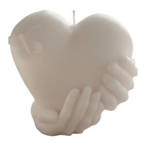 bhvb Herdenkingskaars hart in handen in crèmewitte kleur, handgemaakt en symbolisch ontwerp