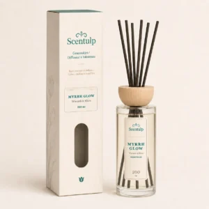 01-scentulp-myrrh-glow-200ml-hero Scentulp Myrrh Glow geurstokjes 200 ml – Wierook & Mirre