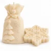 scentulp-sneeuwstilte-01-product Sneeuwstilte van Scentulp: ivoorkleurige cadeauzakkaars met kerstboom en sneeuwvlokkaars.