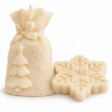 scentulp-sneeuwstilte-01-product Sneeuwstilte van Scentulp: ivoorkleurige cadeauzakkaars met kerstboom en sneeuwvlokkaars.