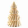 scentulp-winterbos-01-product Winterbos van Scentulp: ivoorkleurige kerstboomkaars met gedraaide lagen.